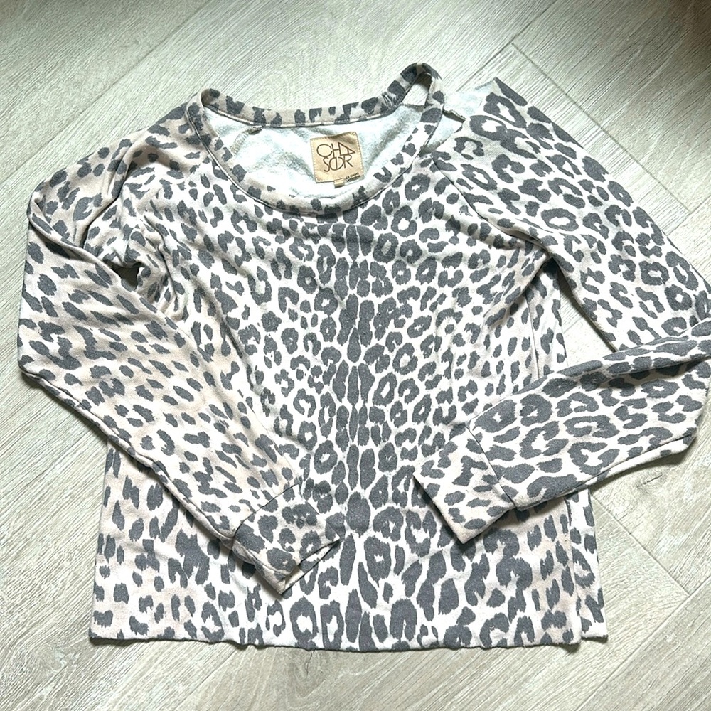Chaser Cheetah Probt Top/Sweater